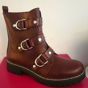 NWT So Cichlid combat wine color